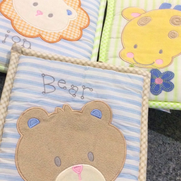 🦒🐒Set of three “Just Born” baby nursery diaper stacker, pillow, wall hangings. - Picture 4 of 10